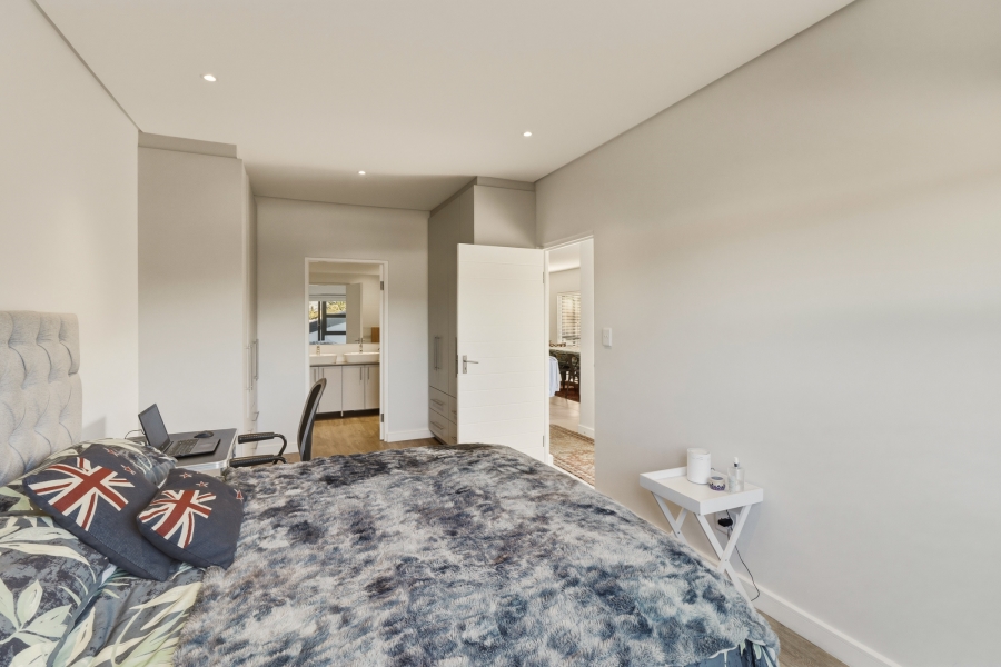 4 Bedroom Property for Sale in Somerset Ridge Western Cape
